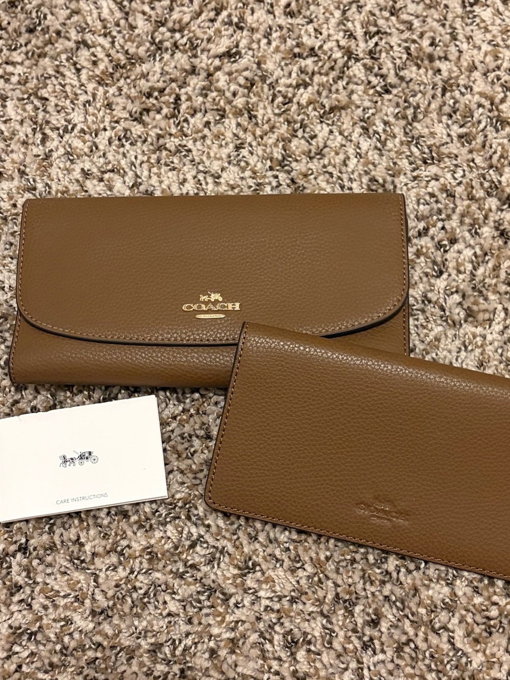 Coach Pebbled Leather Wallet Set in Tan Brown with Gold Logo